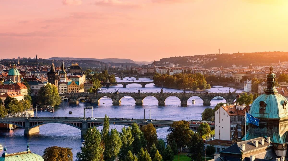 Scenic view representing Slovenia vignette